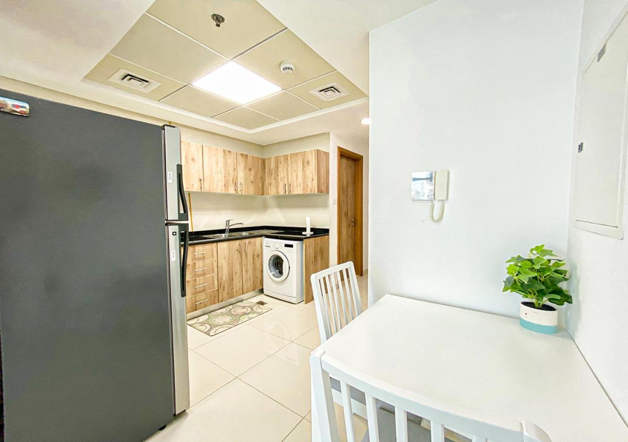 Walk To The Beach Or Enjoy The Amazing View From The Balcony Apartamento Dubai Exterior foto